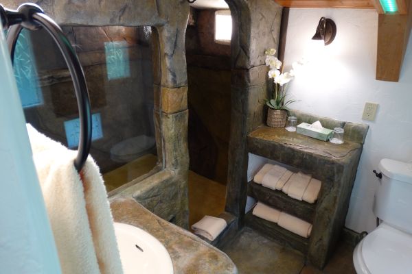 Hotel Kilauea Hospitality Group (Volcano)
